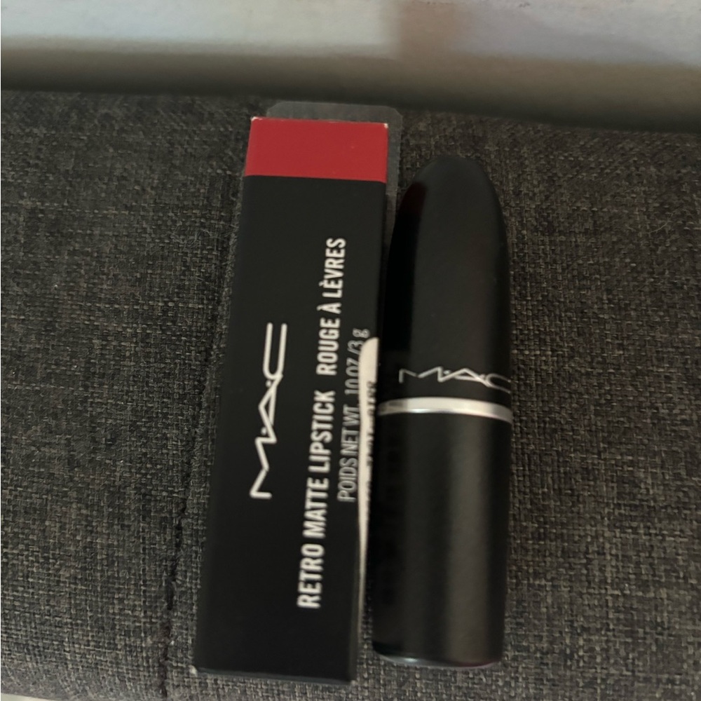 MAC Retro Matte Lipstick - Red